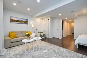 Cozy apartment w/Wi-Fi + parking - Image 4