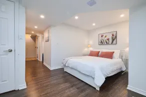 Cozy apartment w/Wi-Fi + parking - Image 3