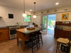 Lambertville Garden Home. Hot Tub and Parking - Image 4