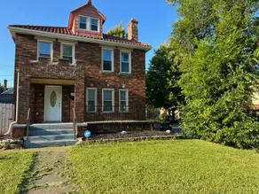 Castle style red brick house - Image 2