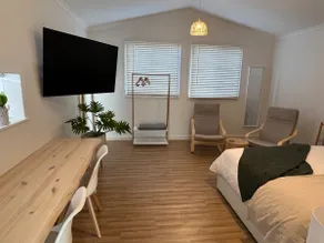 Bungalow Studio - Image 4