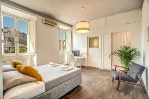 COLISEUM VIEW SUITE - Image 2