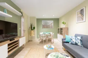T3 with Terrace & Garden Close to Train Station - Image 2