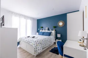 T3 with Terrace & Garden Close to Train Station - Image 2