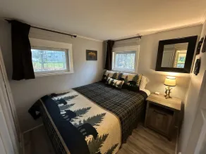 Escape to a Streamside Cabin in the Catskills - Image 5