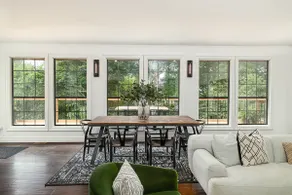 County gem centrally located w/fireplace & hot tub - Image 3