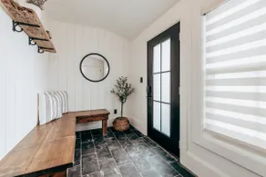The Merchant Quarters: Contemporary seaside charm - Image 2