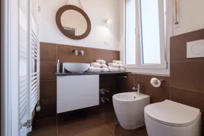 Fabula · Spacious Apt with 3 Bedrooms & 3 Baths - Image 5
