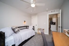 Awesome 2 bed with office and king master suite co - Image 3