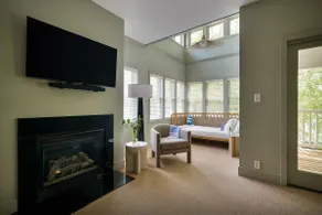 King + Day bed + Porch + Fire place - Sleeps 3 - Image 4