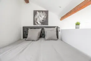 ® L'Urbain: Beautiful Mezzanine / Air Conditioning - Image 3