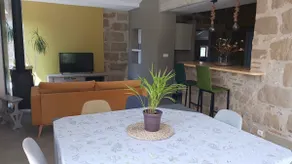 Country cottage with private pool - Image 4