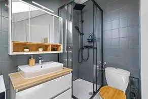 Maisonette | Netflix | Parking | cruwzo - Image 5