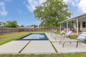 Year-Round Pool, Near Austin, Stocked Kitchen - Image 3