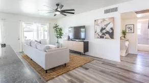 Modern Melrose Gem | 10 Min away from Down Town - Image 2