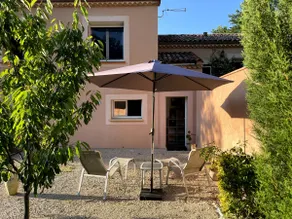 T2 fully equipped and large garden - Image 4