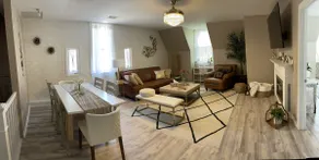 Uptown Penthouse on Pine:By Lake - Image 5