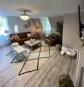 Uptown Penthouse on Pine:By Lake - Image 2