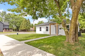 Downtown Hilliard home away from home| Sleeps 6 - Image 4