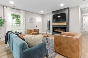 Downtown Hilliard home away from home| Sleeps 6 - Image 2