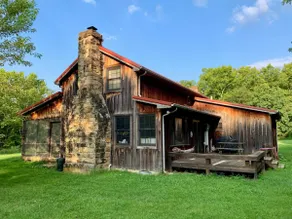 Woodland Oasis: Historic Cabin with Modern Comfort - Image 2