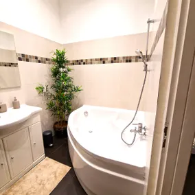 ® Le Central Parc - 2-bedroom - Spacious - Air conditioning - Wifi - Image 5