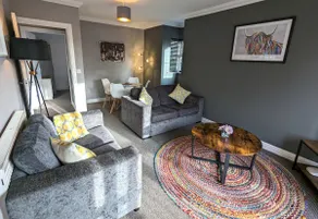 Stylish Modern Apartment, FREE SECURE Parking - Image 4