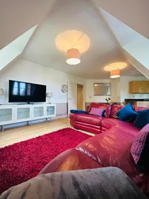 Church View Apartment - Image 3