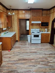 Teen's Beautiful House - Image 3
