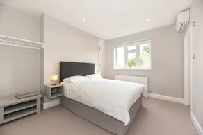 Large 3 Bedroom Apt - Leafy Hampton Hill, Richmond - Image 4