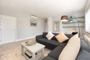 Large 3 Bedroom Apt - Leafy Hampton Hill, Richmond - Image 3