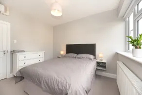 Large 3 Bedroom Apt - Leafy Hampton Hill, Richmond - Image 5