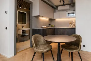 Boutique Comfort - Ground Floor Style! - Image 2