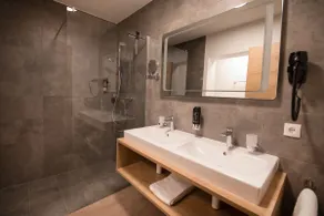 Premium Royal Suite with sauna - Image 5