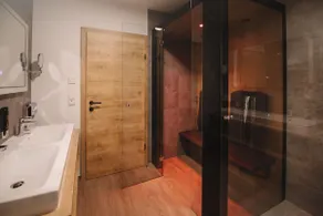 Premium Royal Suite with sauna - Image 3