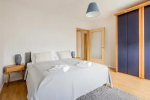 Bright and Spacious Penthouse w/ Terrace & Parking - Image 3