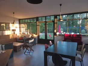 Wooded house with heated pool - Image 2