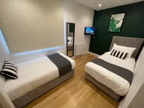 2 bedroom 2 bathroom 6 people @ MCR City Centre - Image 5