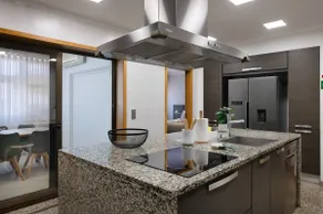Home Essences- 4 BR/5 Baths/AC /2 Free Parking - Image 4