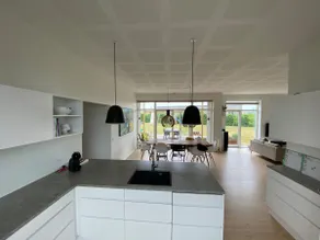 Beautifully located family villa - Image 4