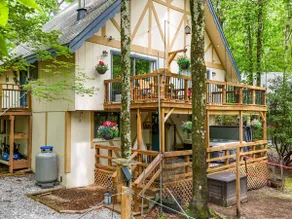 Mtn house •Hot Tub • Firepit • | 5BR 3BA w/ AC - Image 3