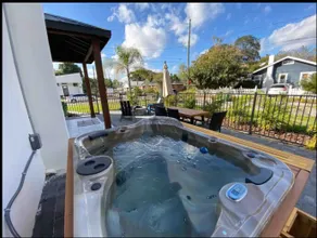 Casablanca in The Hghts-Hot Tub Bikes Chill Vibes - Image 4