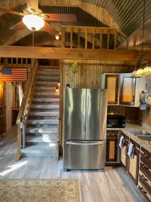 The Cabin - Image 5