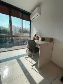 Warm and Bright Loft in Downtown - Image 2