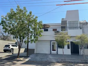 ”Bella” apartment 10 min drive to historic center - Image 3