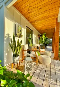Luxe Boutique Bungalow w/ Spa/Fire Pit/Golf Cart - Image 2