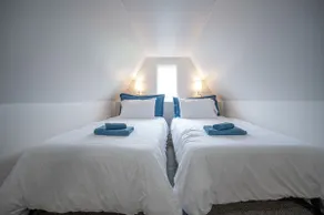 Budget downtown apt | Free parking | 3rd floor - Image 2