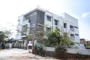 Chic 3 Bedroom Spacious Flat - ECR - Image 4