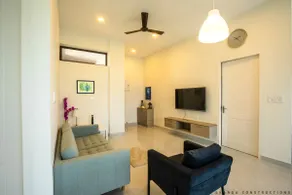 Chic 3 Bedroom Spacious Flat - ECR - Image 5