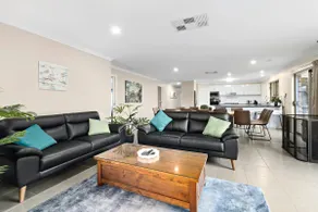 Giant checkers/Fireplace/Ducted AC/5 BRs/15 Beds - Image 3